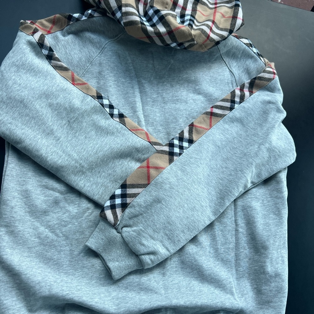 Burberry Light Gray Zip Hoodie with Vintage Check Accents - Picture 4 of 4